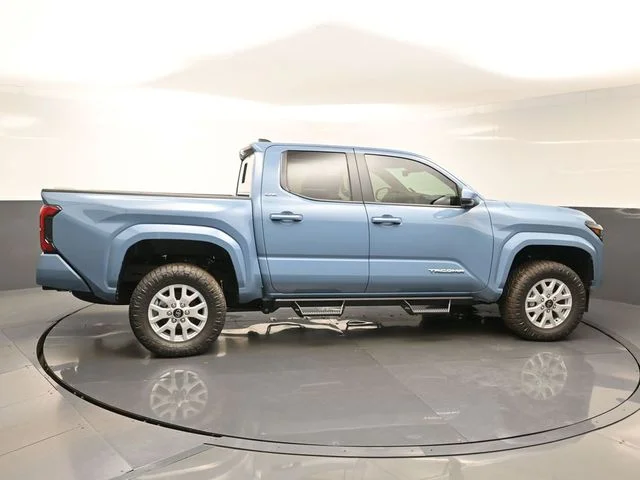Used 2026 Blue Toyota SR5 image 8
