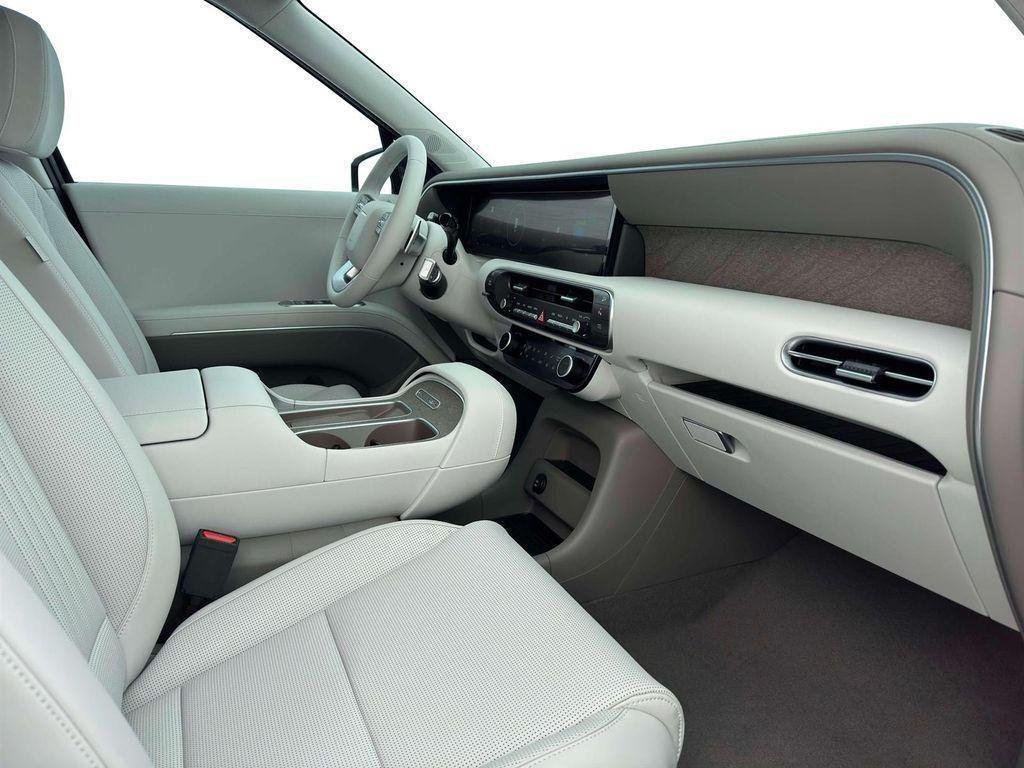 New 2026 Black Hyundai SEL Premium 7P image 15