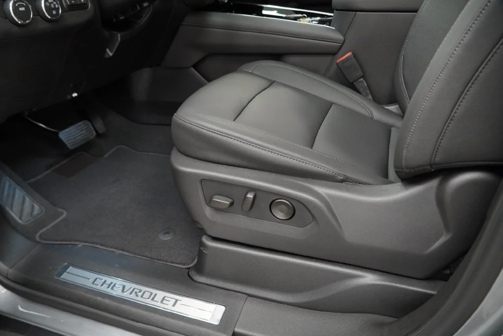 New 2026 Sterling Gray Metallic Chevrolet LT image 25