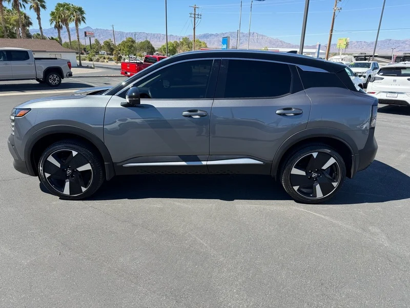 Used 2025 Gun Metallic/supe Nissan SR image 6