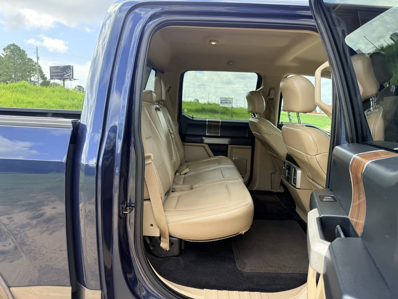 Used 2015 Blue Ford Lariat 4x4 4dr SuperCrew 5.5 ft. SB image 15