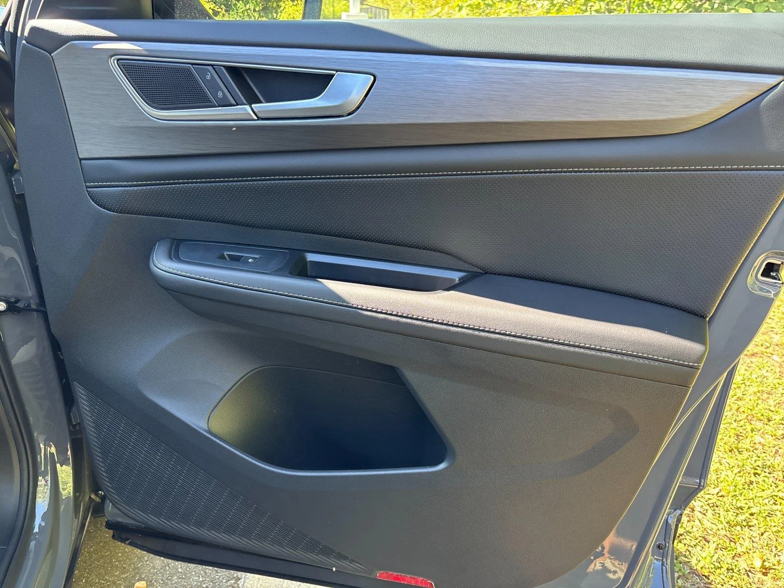 New 2026 Pure Gray Volkswagen 2.0T SE w/Technology image 37