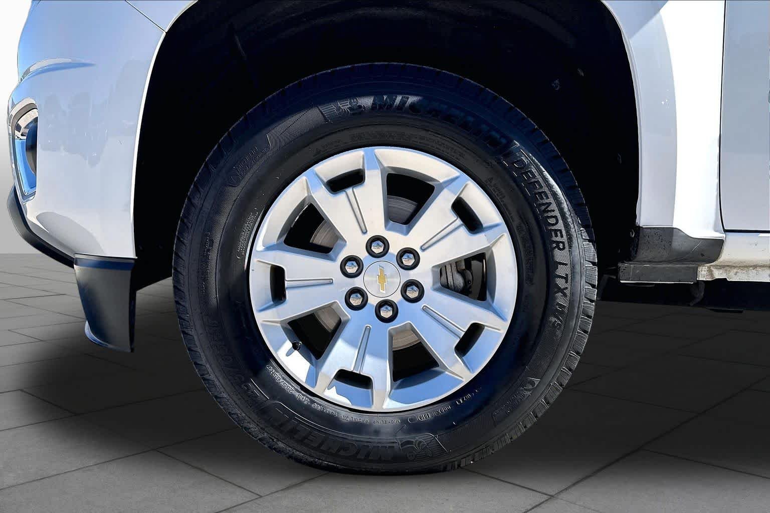 Used 2016 Summit White Chevrolet 2WD LT image 11