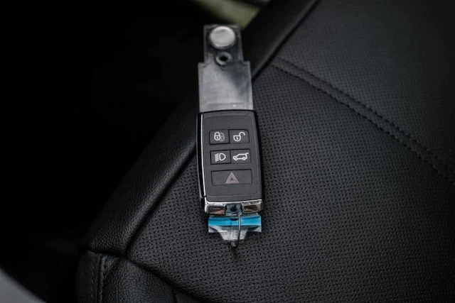 Certified Used 2025 Gray Land Rover Dynamic SE image 68