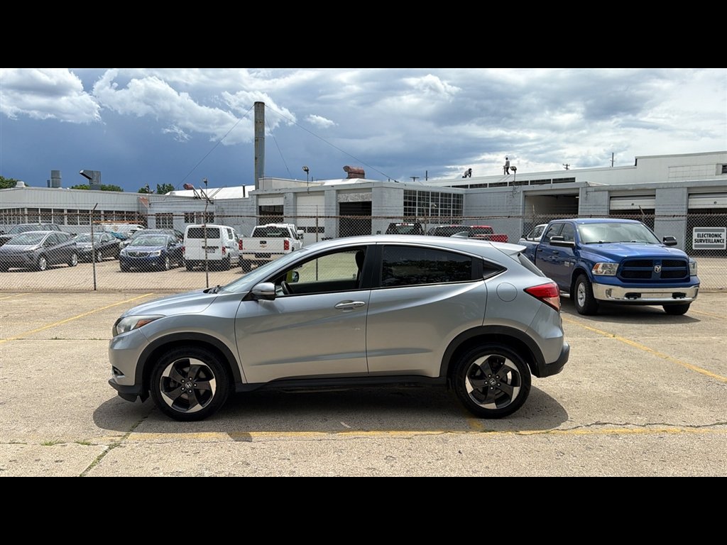 Used 2018  Honda EX image 3