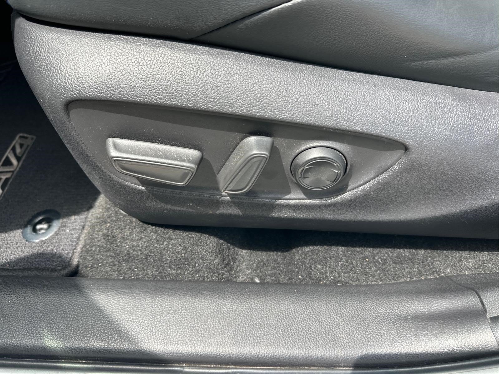 Used 2019 Blizzard Pearl Toyota Hybrid XSE image 20