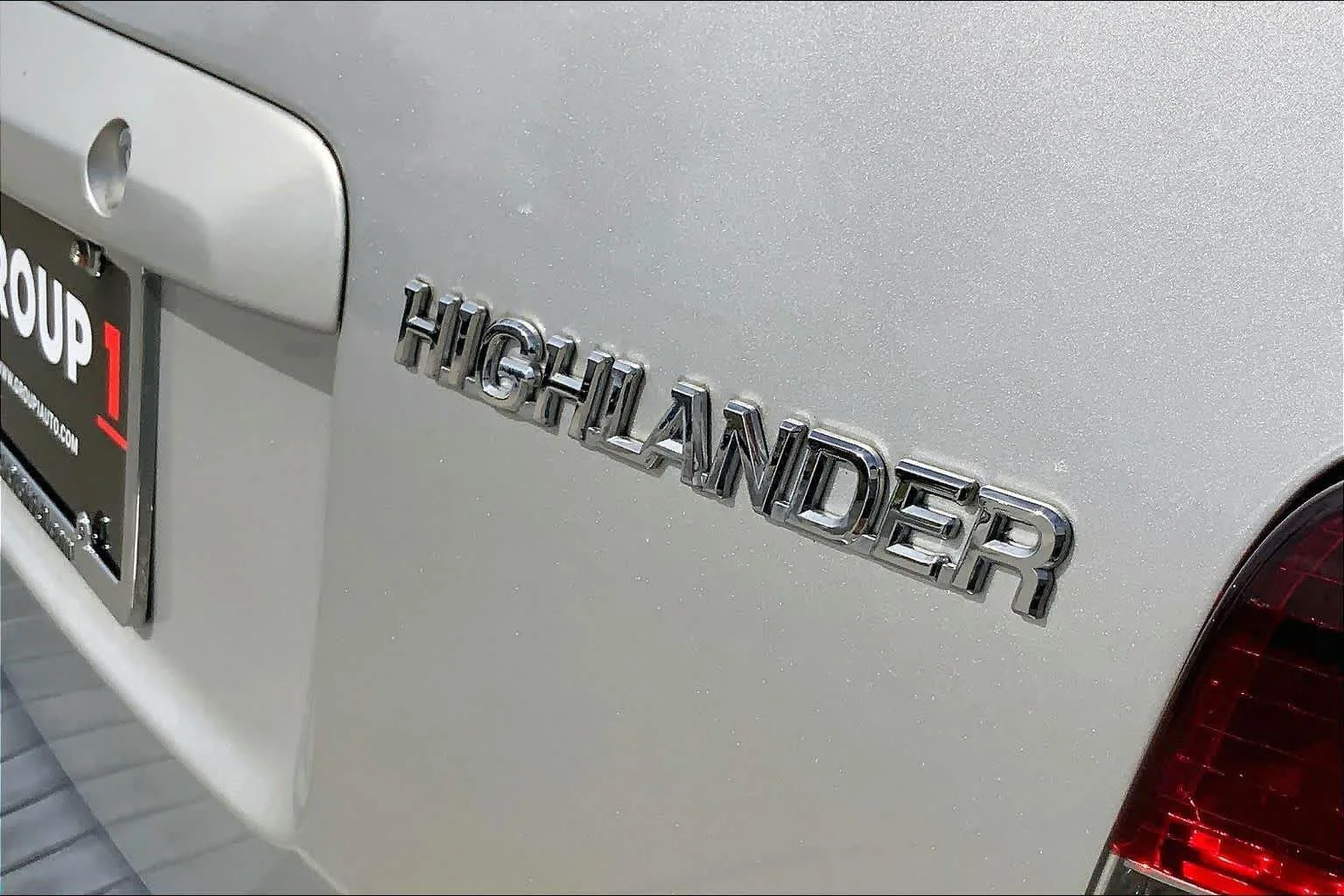 Used 2007 Millenium Silver Metallic Toyota  image 9