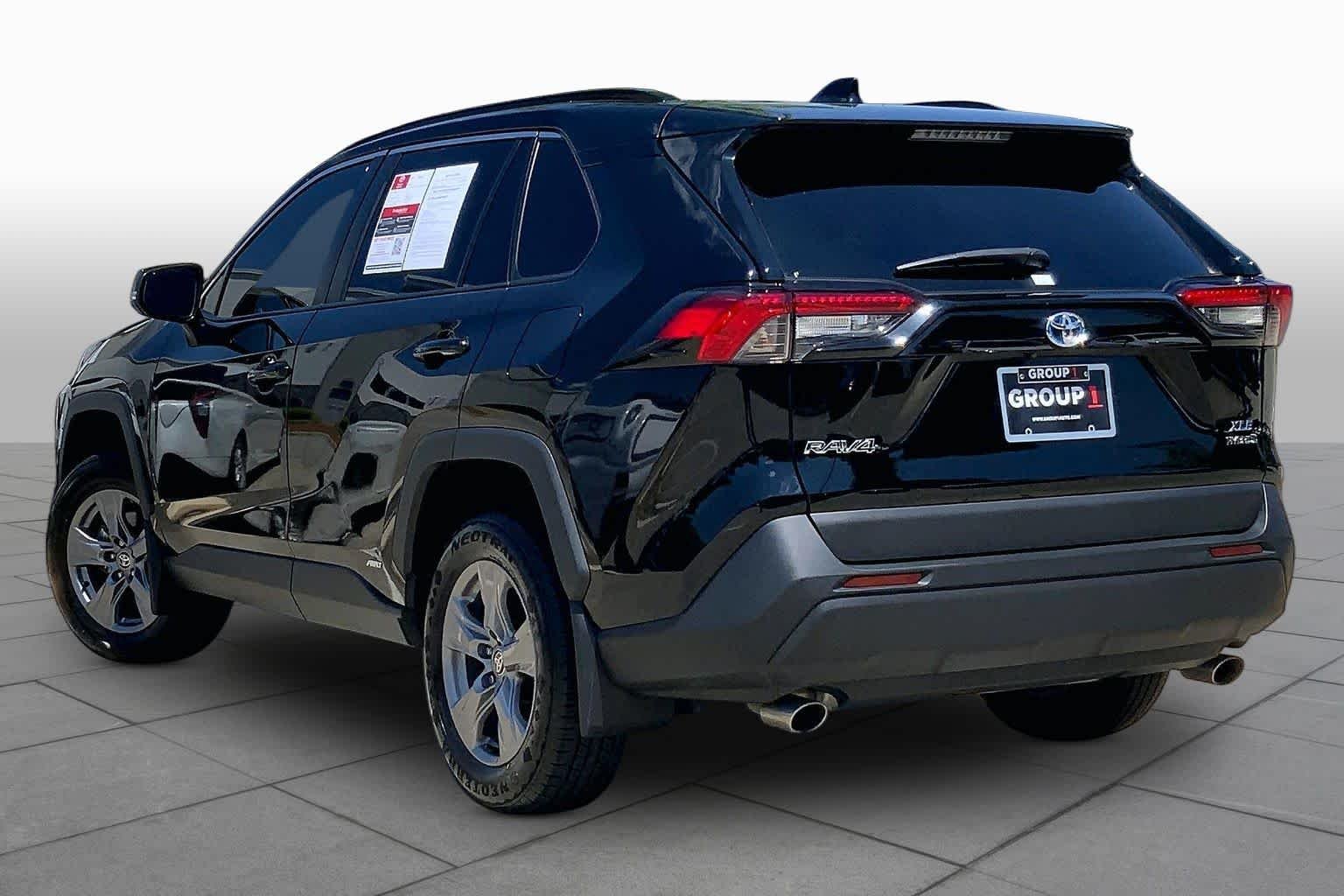 2024 Toyota RAV4 XLE - Photo 12