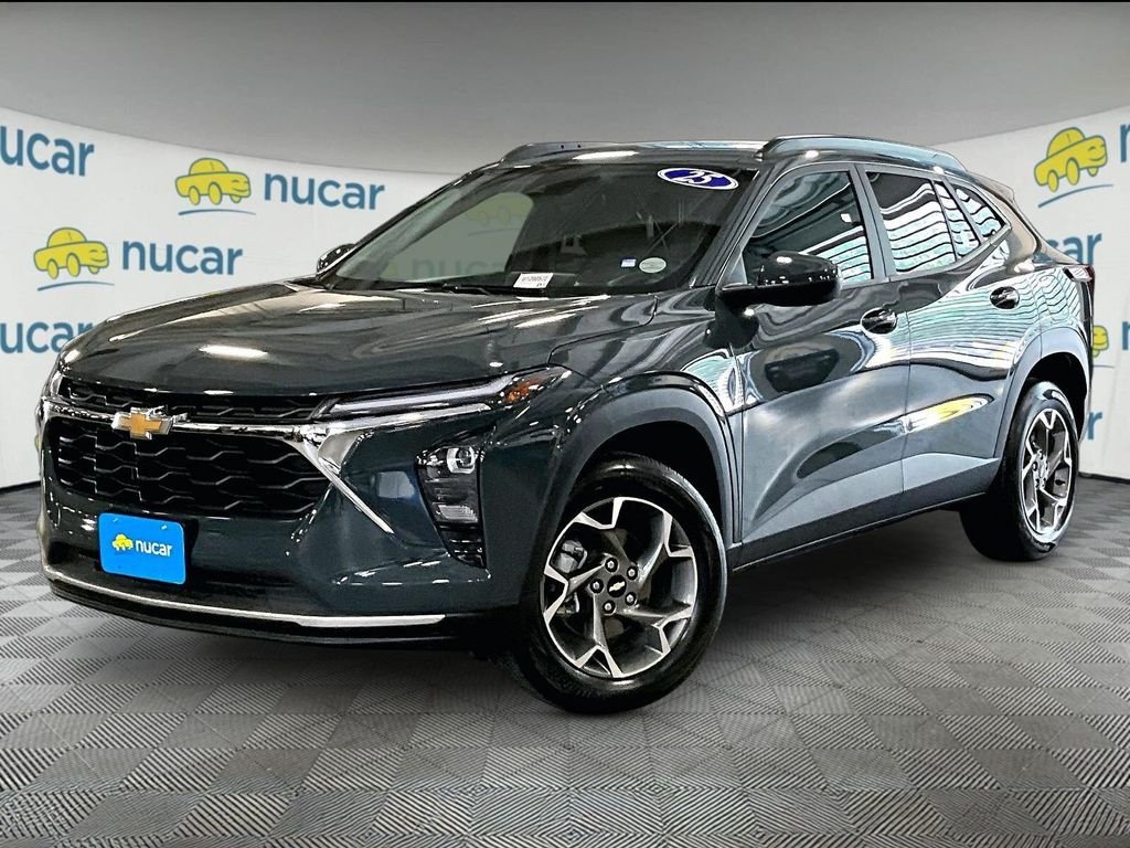 Used 2025 Gray Chevrolet LT image 3