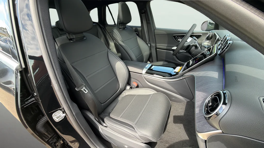New 2026 Black Mercedes-Benz GLC 300 image 22