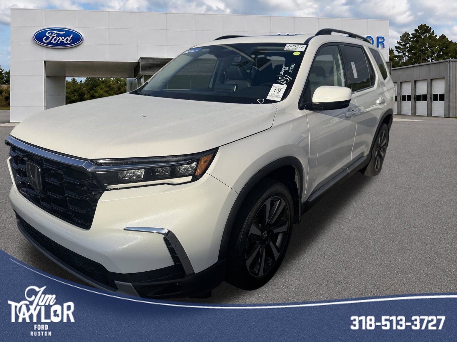 Used 2024 White Honda Touring image 37