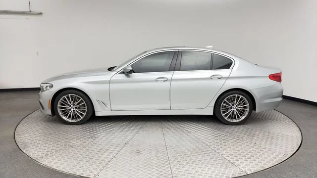 Used 2019 Silver BMW 530i xDrive image 5