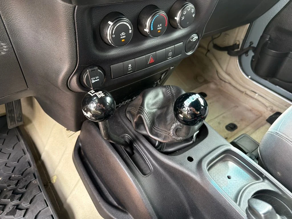 Used 2015 White Jeep Rubicon image 27