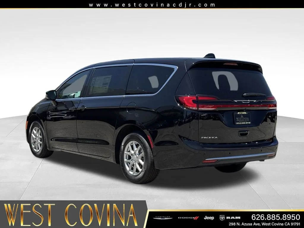 New 2027 Diamond Black Crystal Pearl-Coat Exterior Paint Chrysler Select image 11