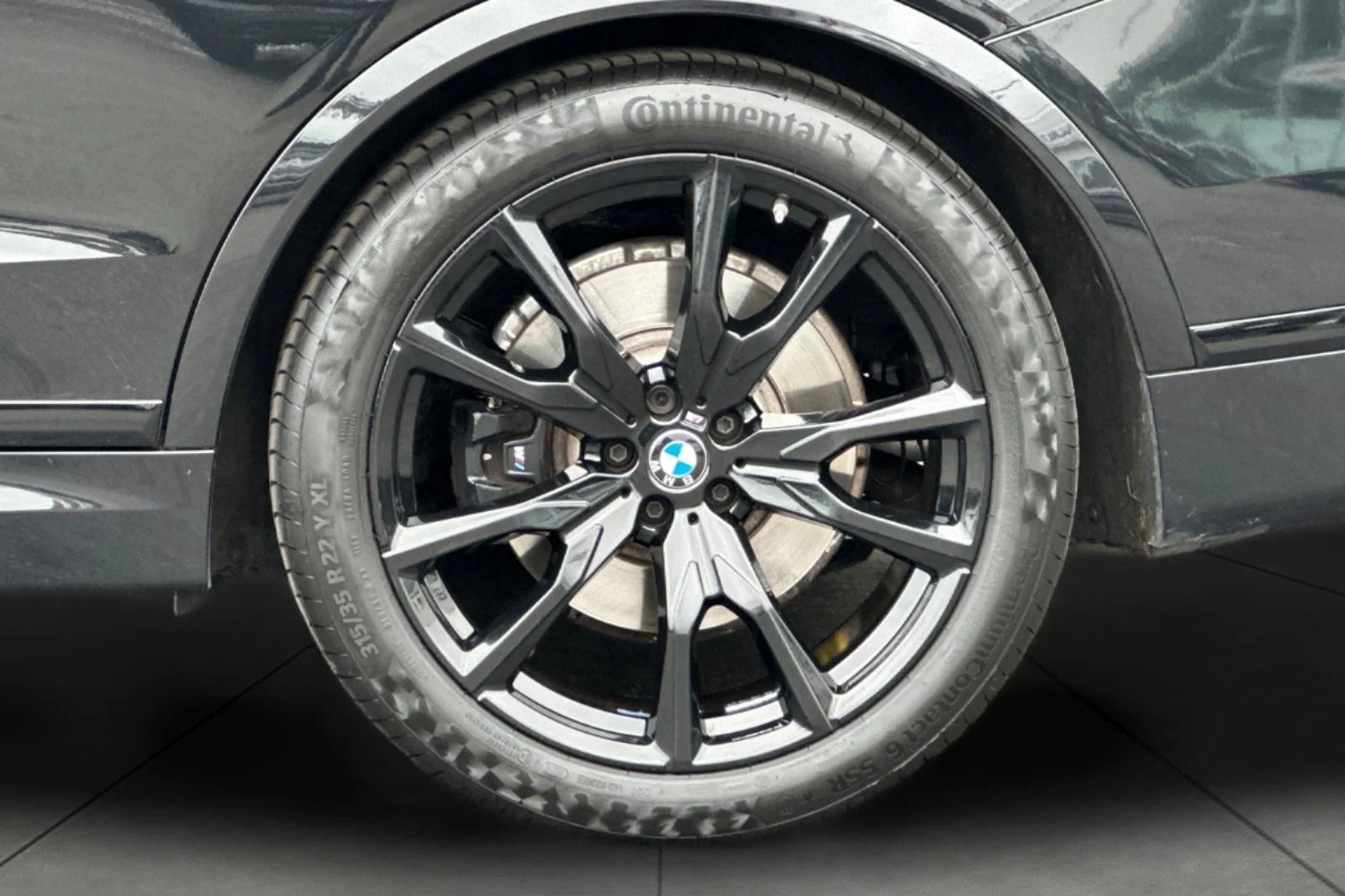 Certified Used 2024 Black Sapphire Metallic BMW xDrive40i image 27