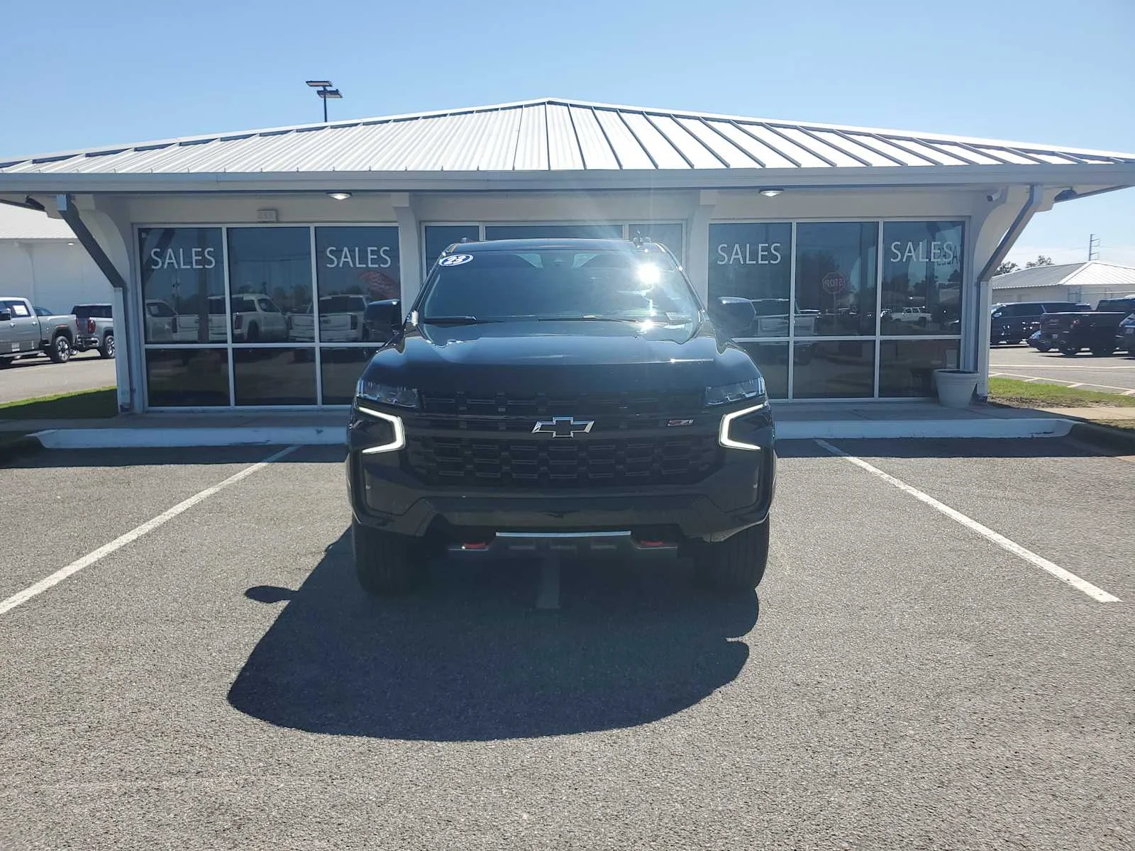 Used 2023 BLACK Chevrolet Z71 image 11