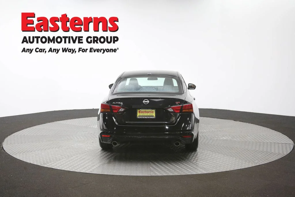 Used 2024 Black Nissan 2.5 SR image 37