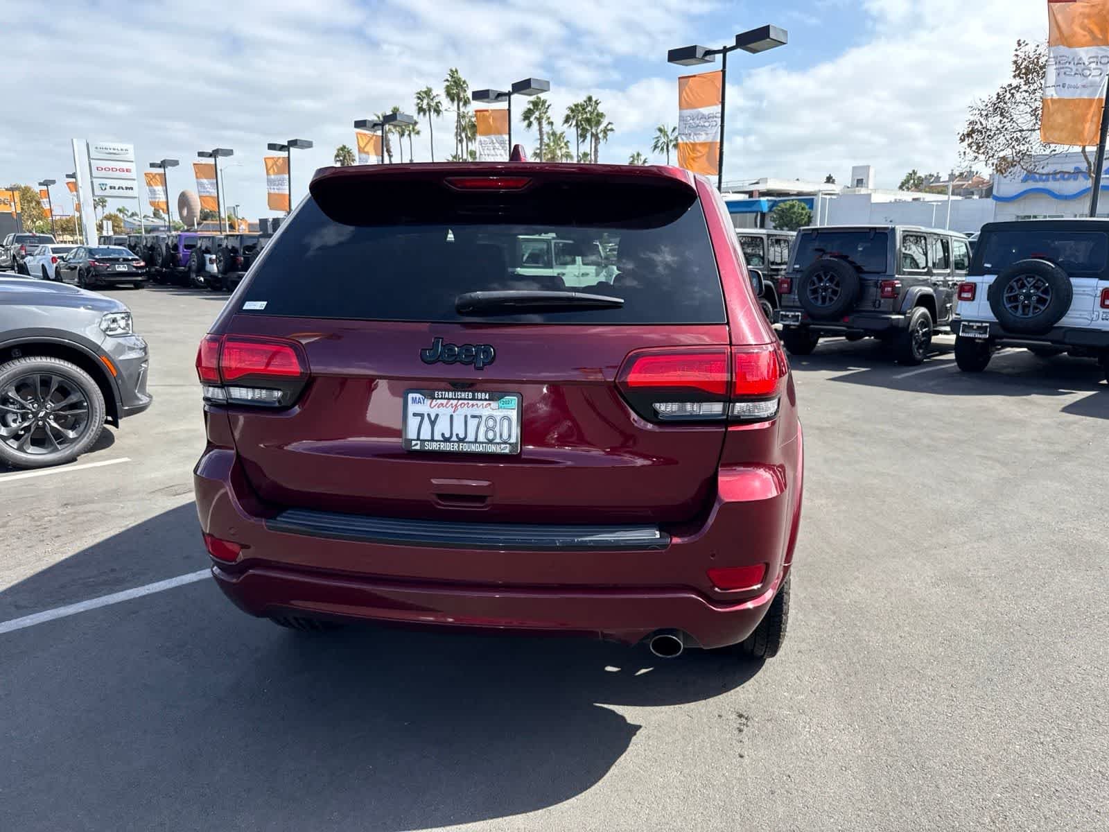 Used 2017 Velvet Red Pearlcoat Jeep Altitude image 17