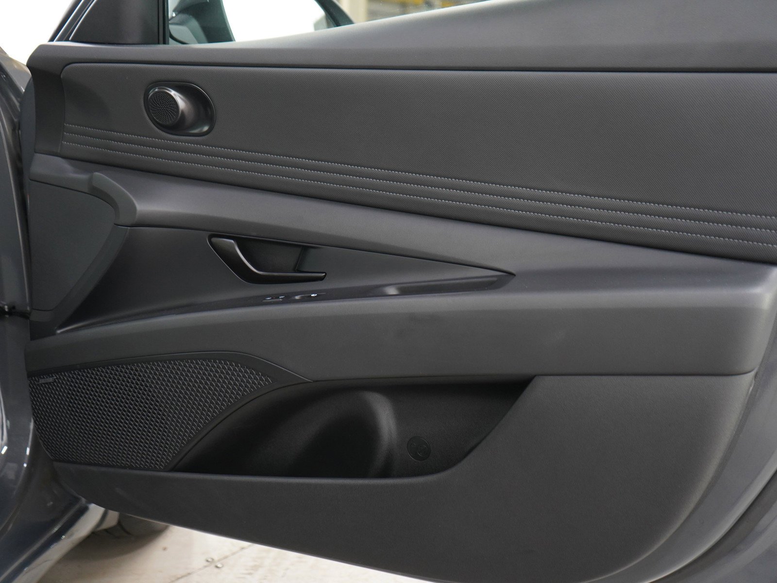 Certified Used 2025 Ecotronic Gray Hyundai Limited DCT image 9