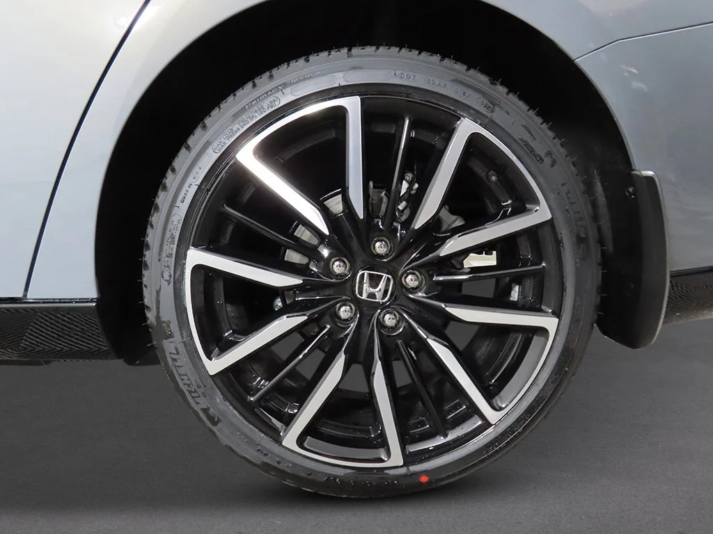 New 2026 Urban Gray Pearl Honda Touring image 9