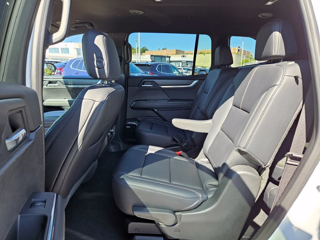 2026 GMC Acadia Elevation - Photo 11