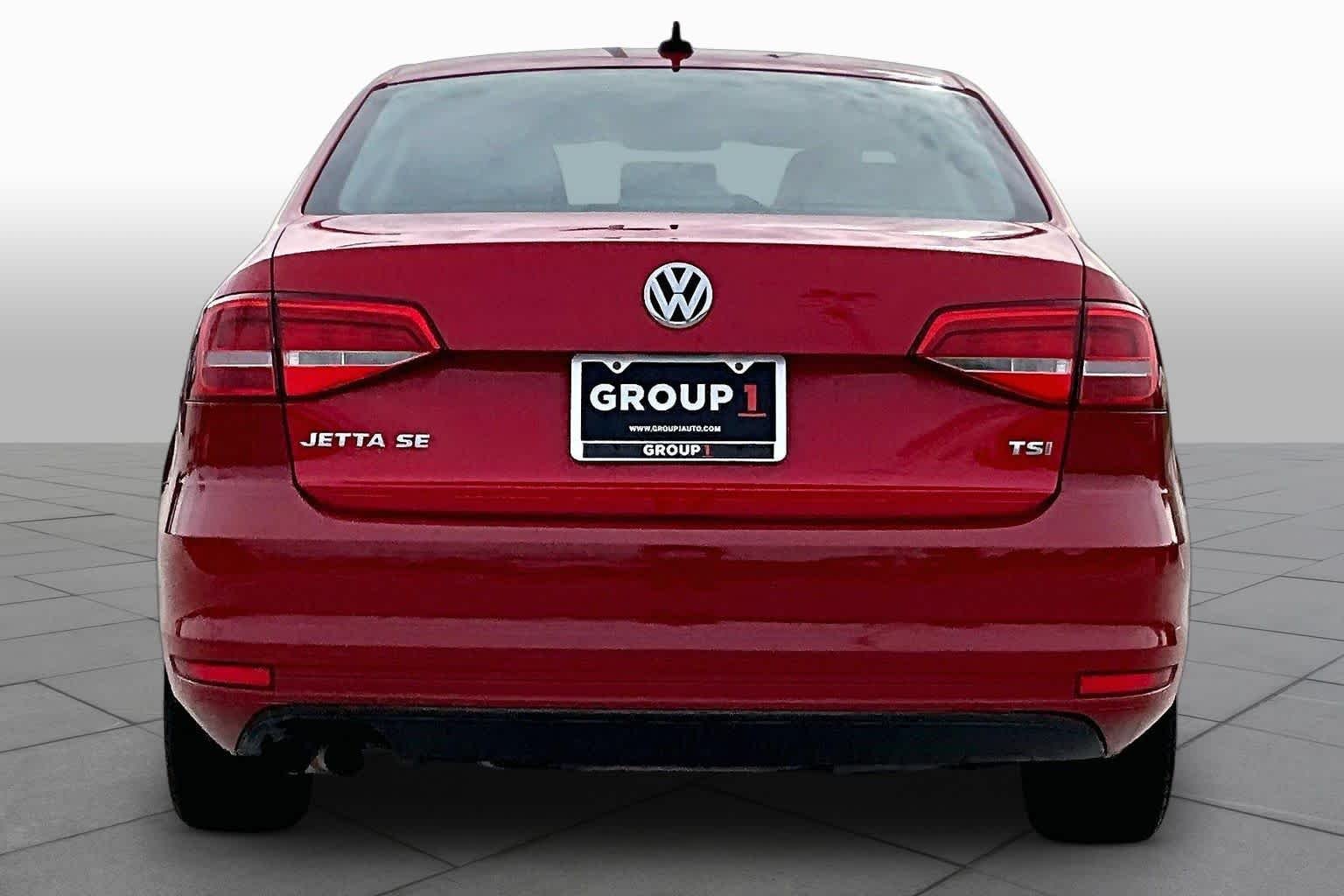 Used 2015 Tornado Red Volkswagen 1.8T SE image 4