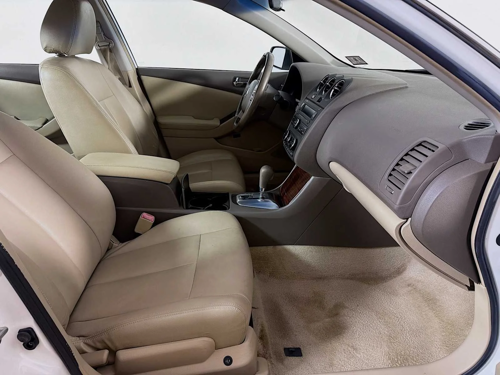 Used 2011 Winter Frost Pearl Nissan 2.5 SL image 21
