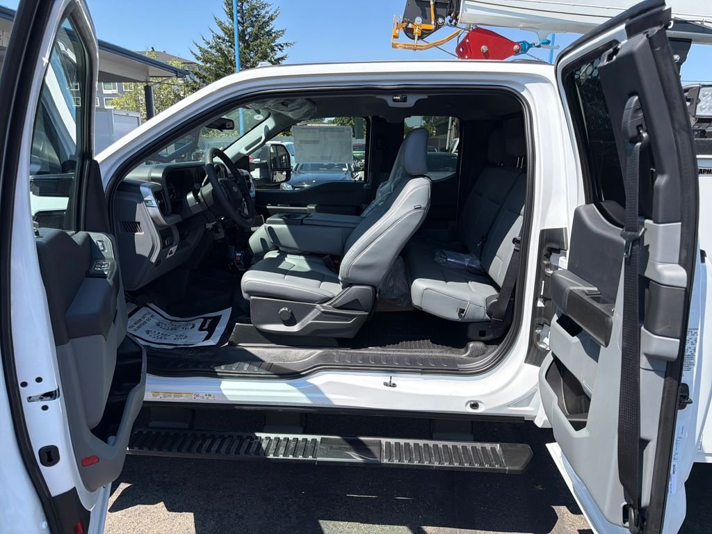 New 2026 Oxford White Ford Mechanics Body image 22