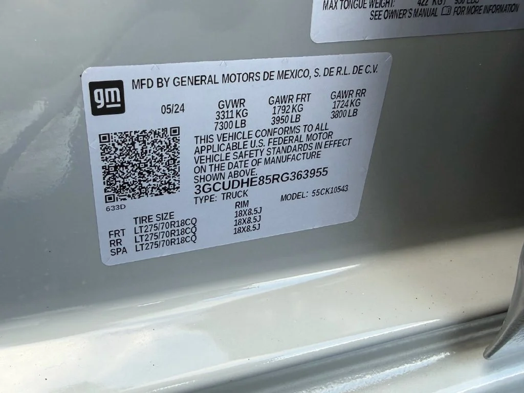 Used 2024 Gray Chevrolet ZR2 image 22