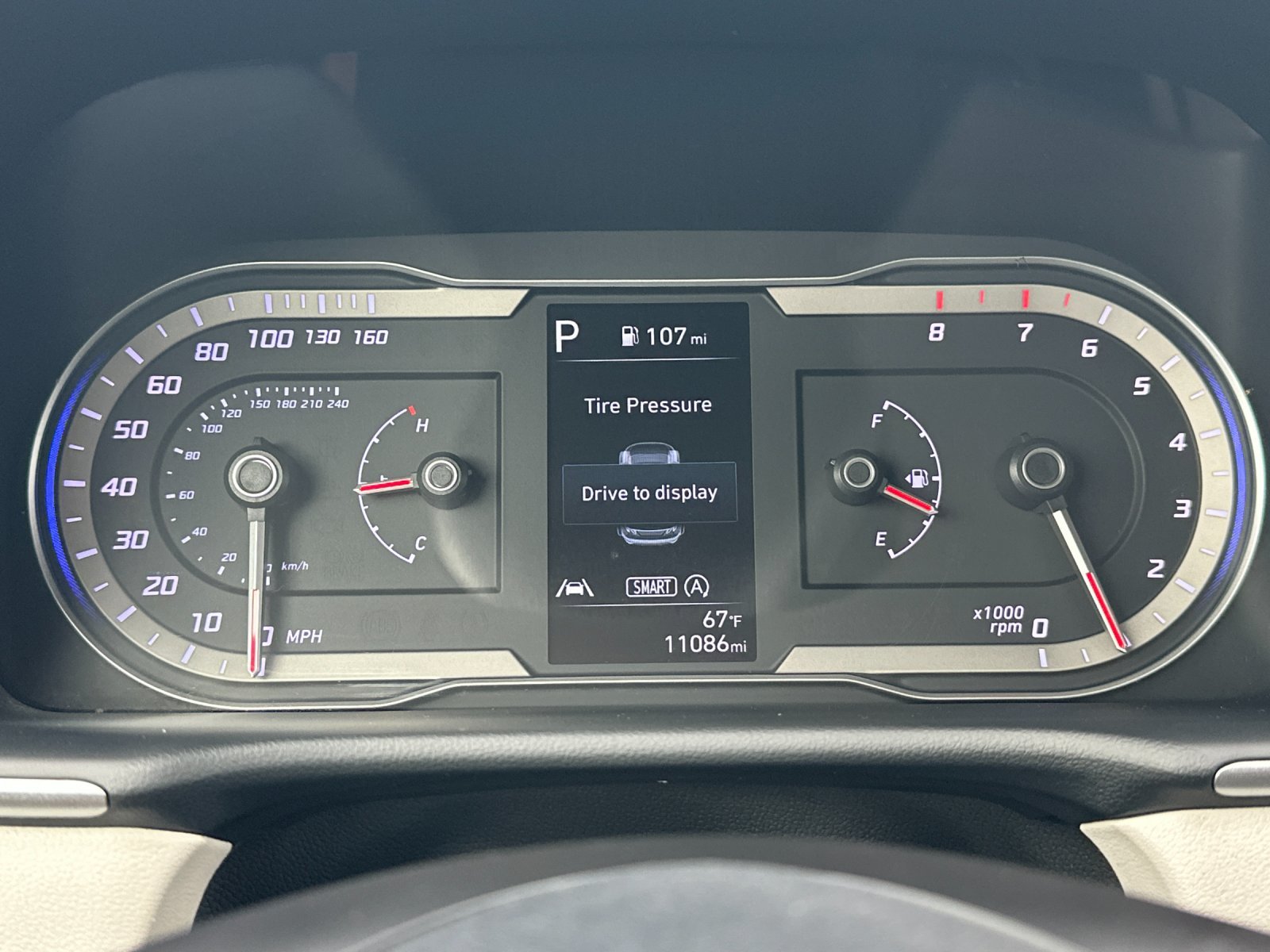 Used 2024 Shimmering Silver Hyundai SE 4D Sport Utility image 28