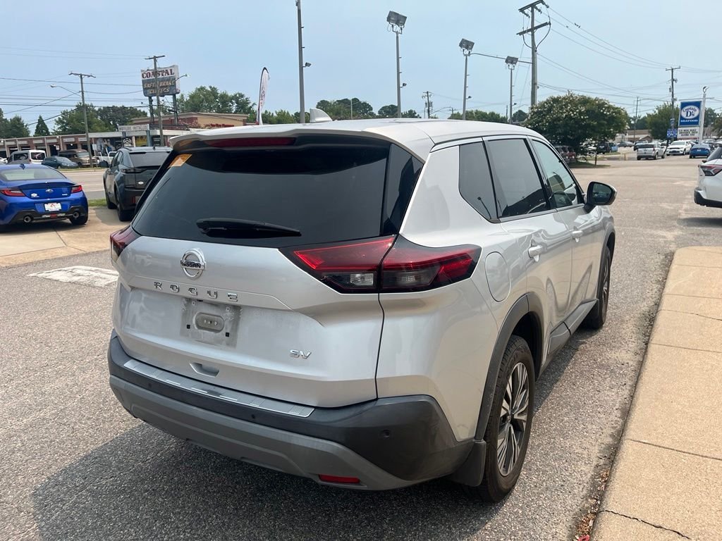 Used 2021 Silver Nissan SV image 4