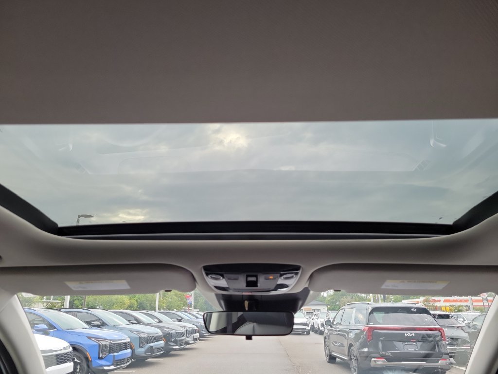 Certified Used 2025 Glacial White Pearl Kia S image 18