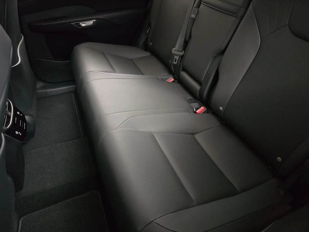 New 2026 Matador Red Mica Lexus PREMIUM image 14