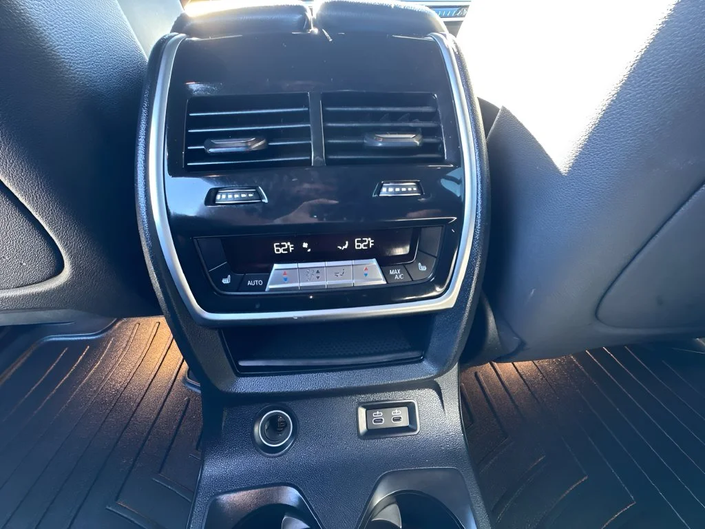 Used 2023 Black BMW xDrive40i image 13