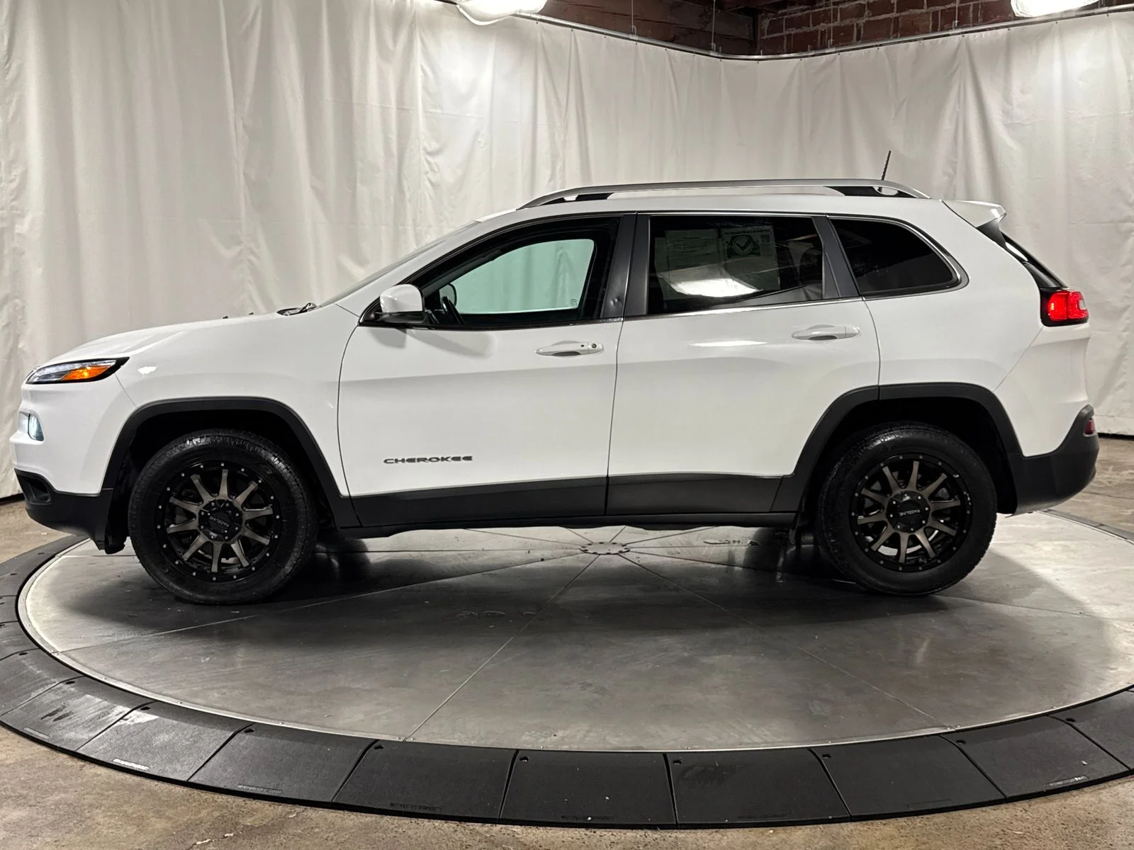 Used 2017 White Jeep Limited image 9