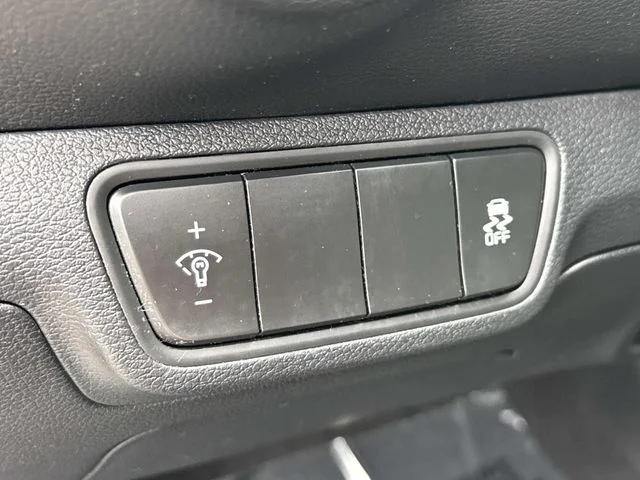 Used 2023 Black Kia LXS image 27