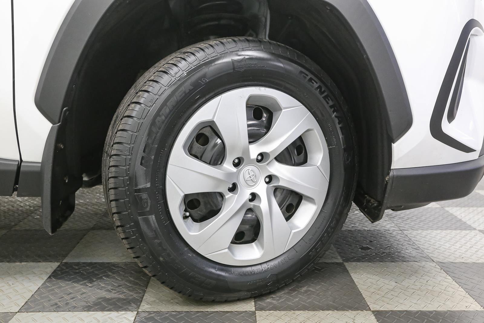 Used 2023 Ice Cap Toyota LE image 14