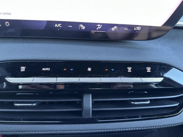 Used 2025 White Frost Tricoat Buick Sport Touring image 18