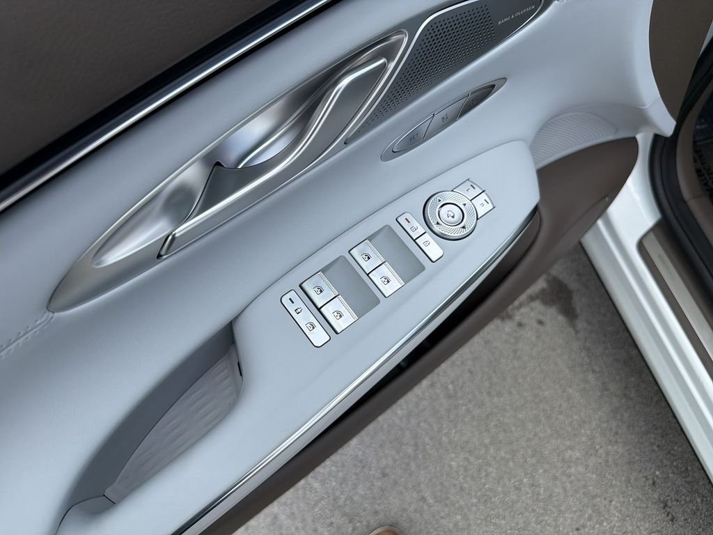 New 2026 White Genesis 2.5T ADVANCED image 13