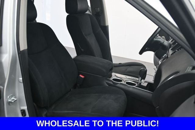 Used 2014 Silver Nissan SV image 29
