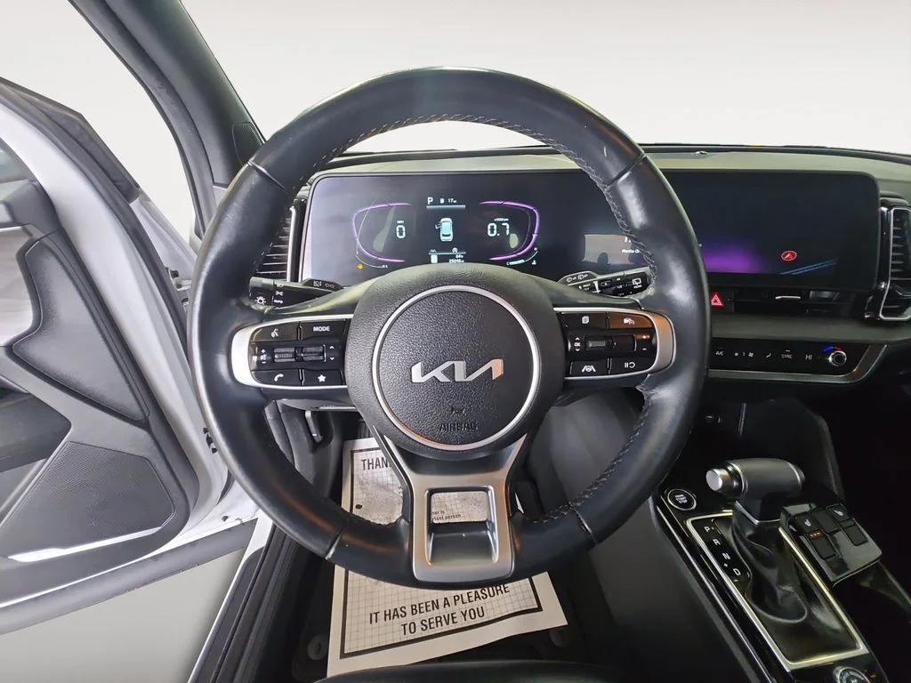 Used 2023 White Kia X-Line image 19