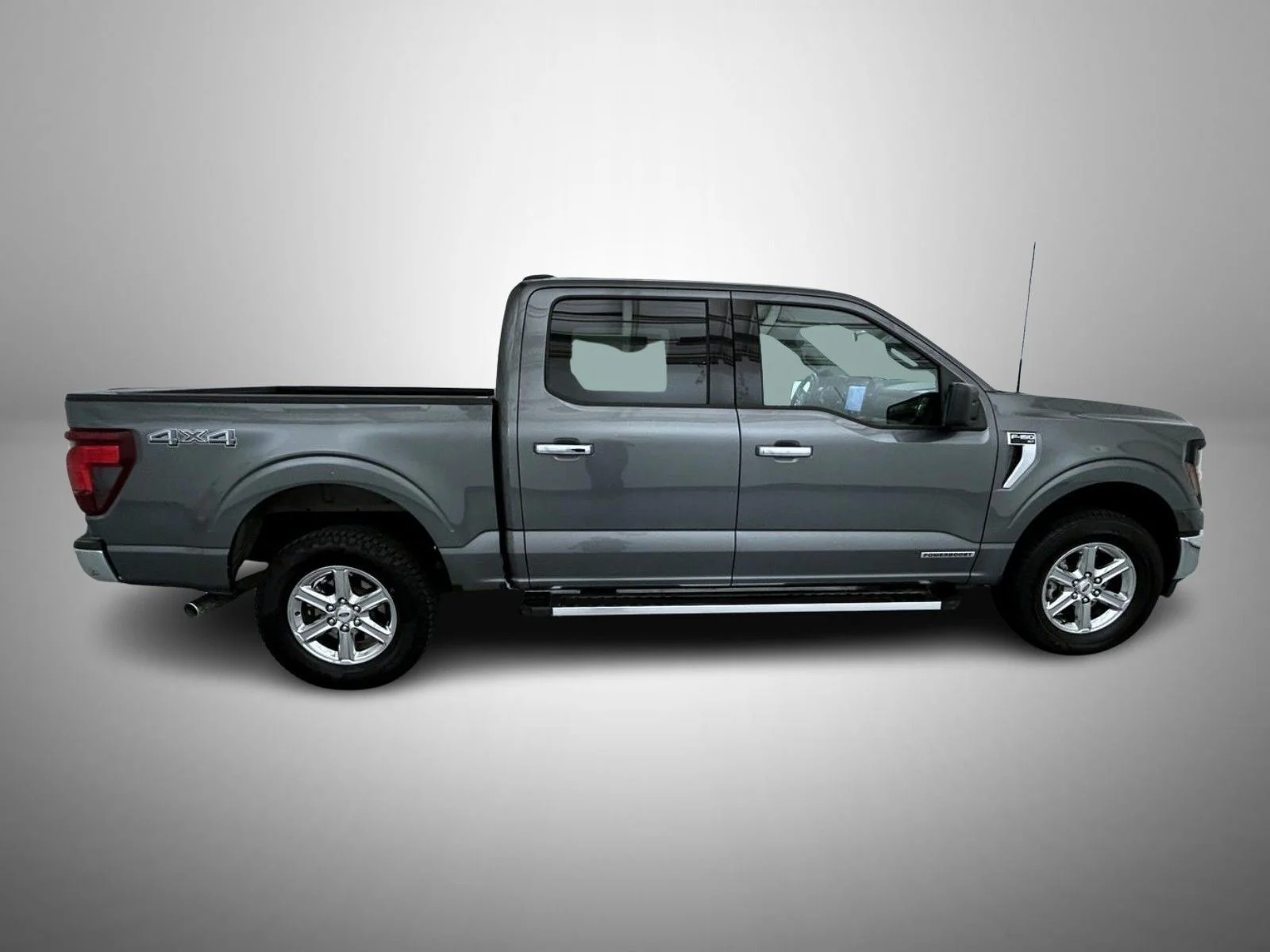 Used 2025 Gray Ford XLT image 4