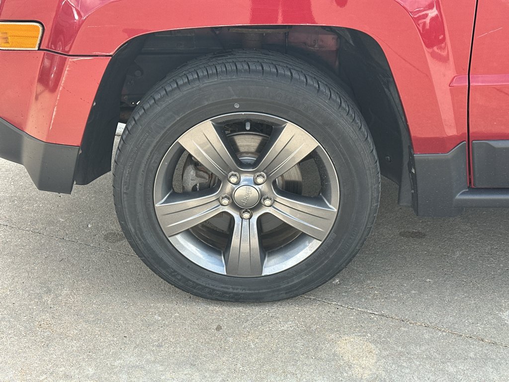 Used 2014 Deep Cherry Red Crystal Pearlcoat Jeep Latitude image 7