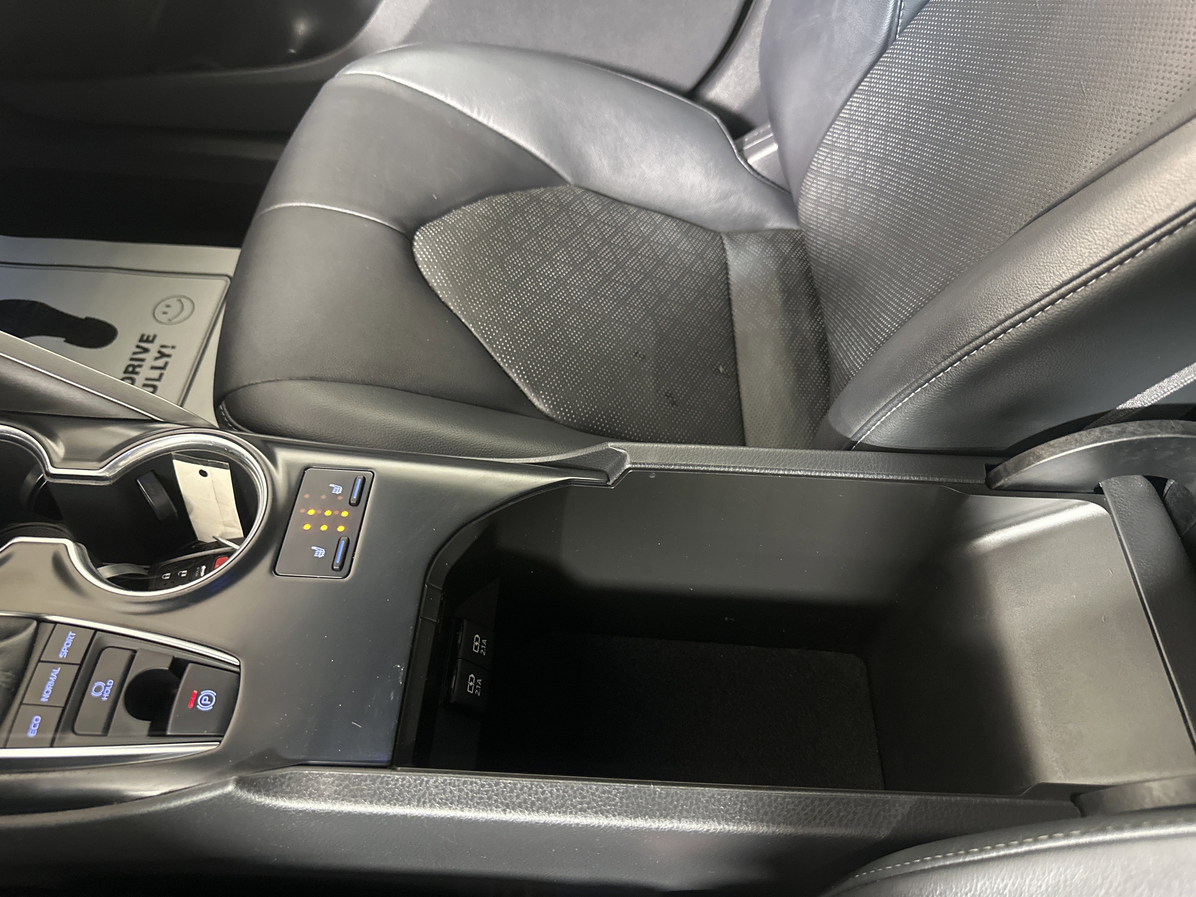 Used 2018  Toyota  image 21