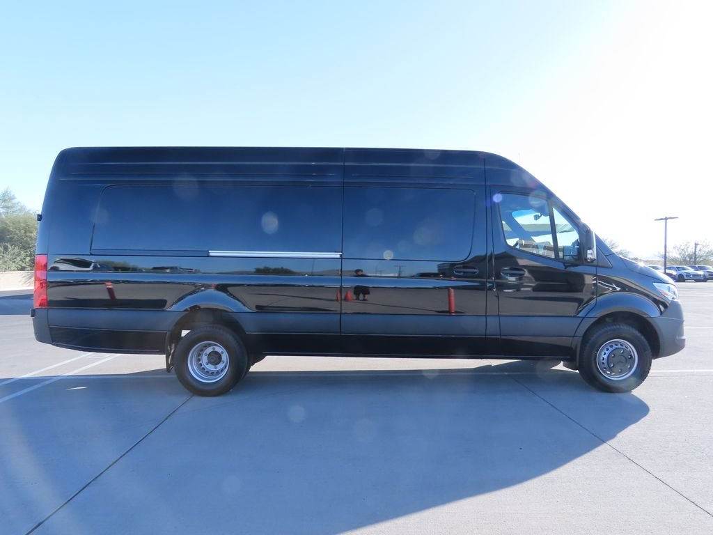Used 2025  Mercedes-Benz Cargo 170 WB image 4