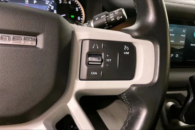 Certified Used 2023 Black Land Rover X-Dynamic SE image 19