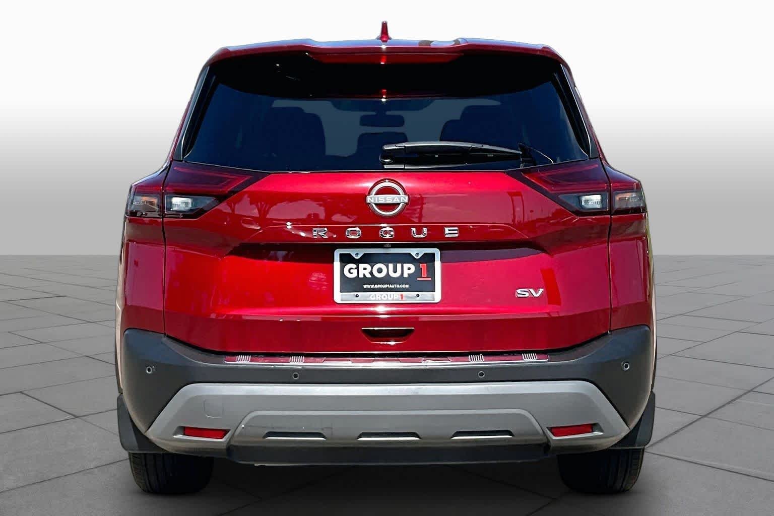 Used 2023 Scarlet Ember Tintcoat Nissan SV image 5