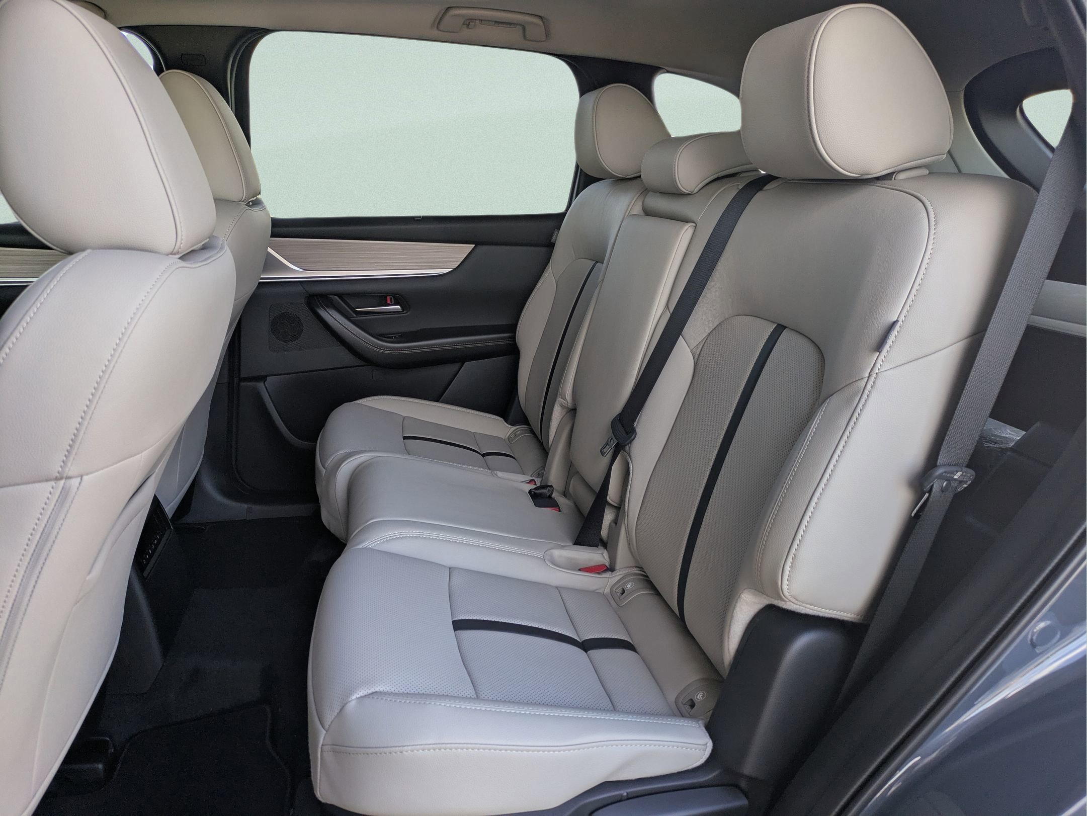 2025 Mazda CX-70 Premium Package - Photo 11