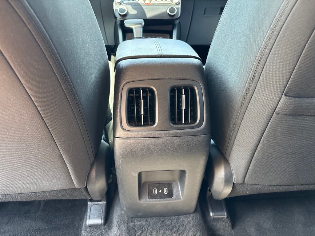 Used 2025 Green Hyundai SEL image 16