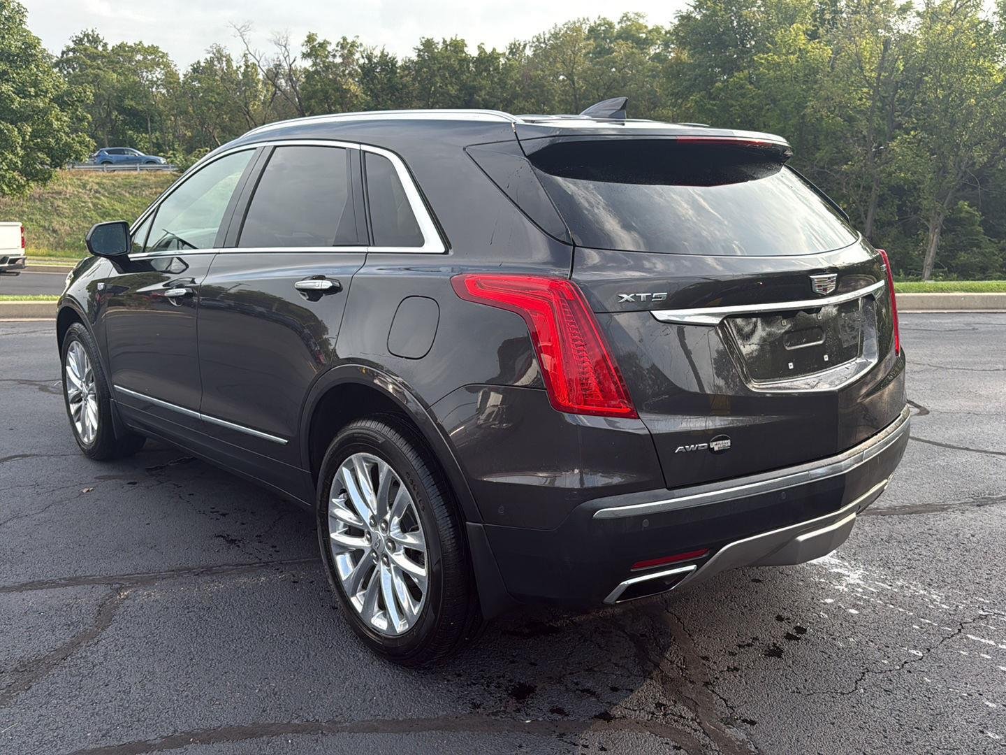 Used 2017 DARK GRANITE METALLIC Cadillac Platinum AWD image 3